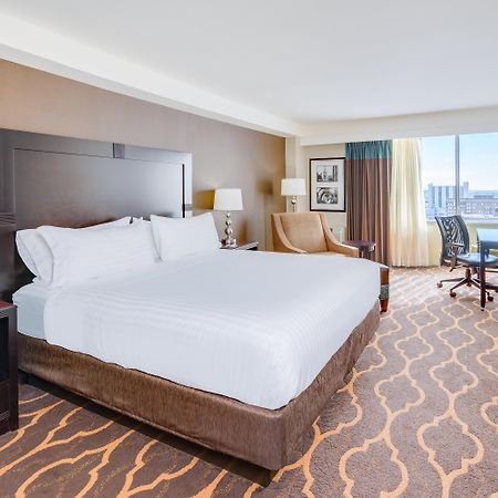 Holiday Inn Express Philadelphia-Midtown By Ihg Exterior photo