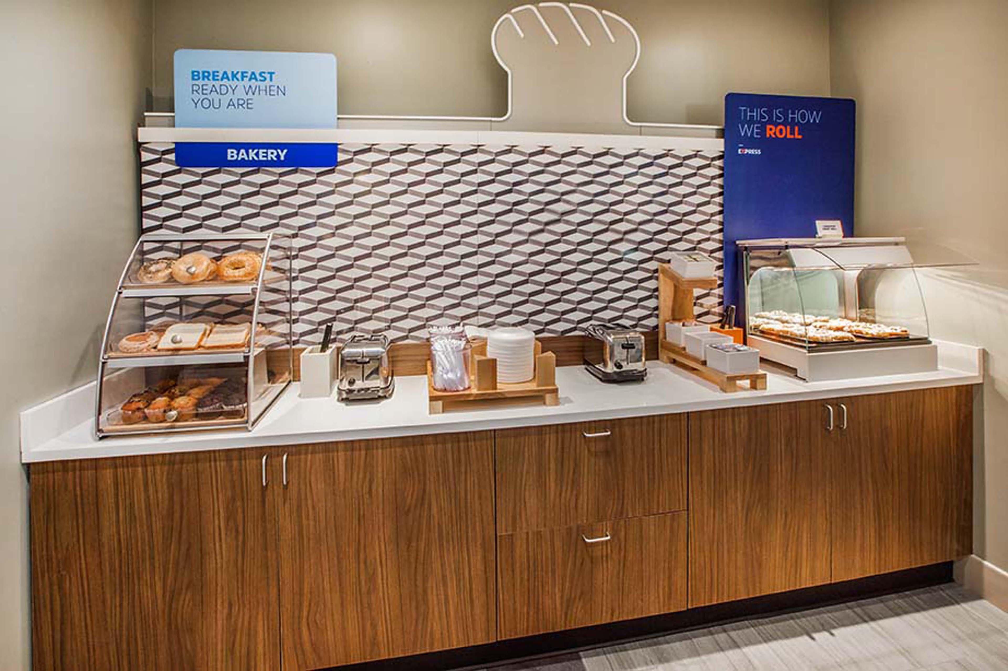 Holiday Inn Express Philadelphia-Midtown By Ihg Exterior photo